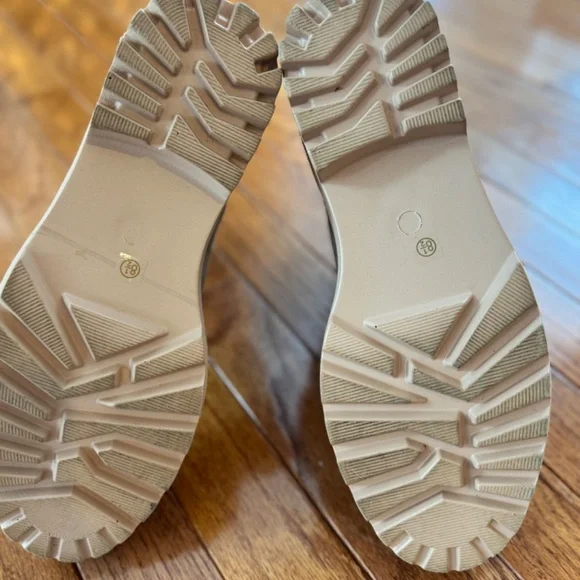 BOOTIES, SIZE 8.5 M, COLOR TAN - Picture 3 of 3